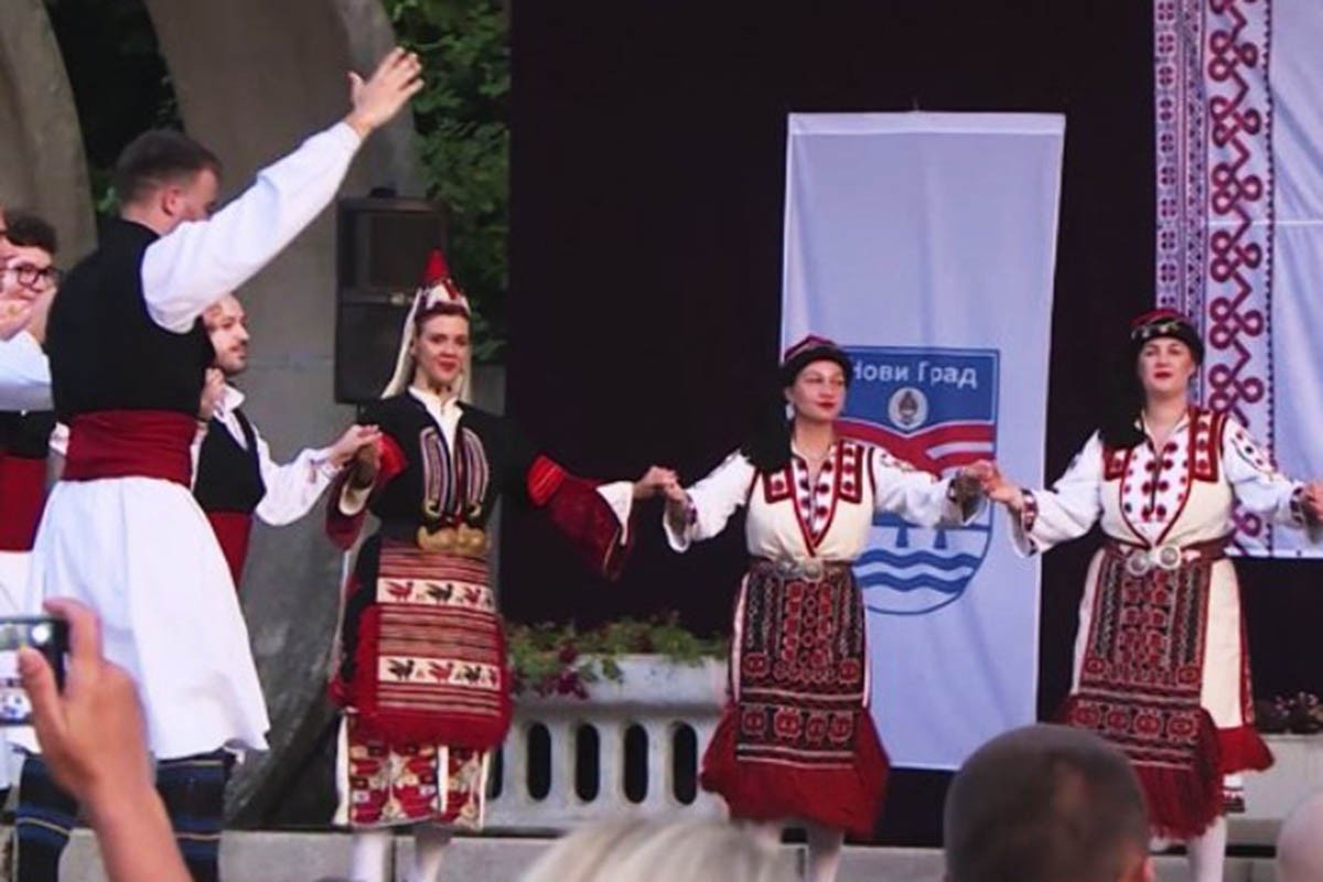 "Kozarsko kolo" okupilo folkloraše iz BiH, regiona i svijeta