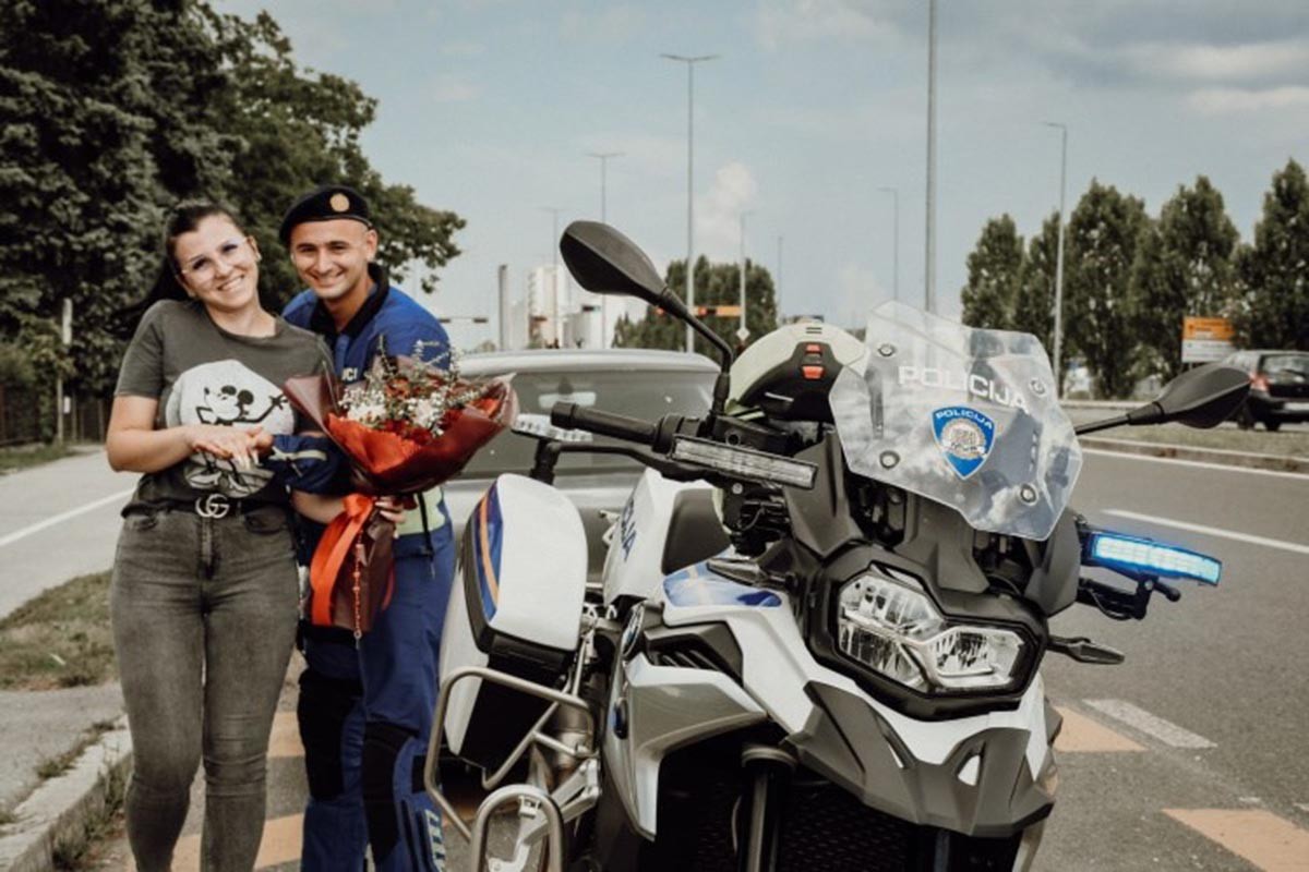 Ljubav na prvi pogled: Policajac Marko zaustavio auto i pronašao ljubav života (FOTO)