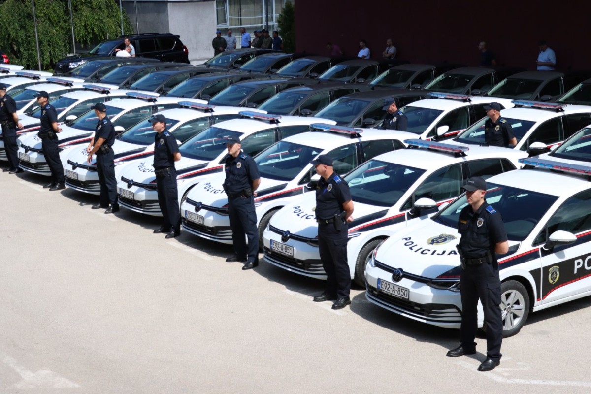 Policija u Sarajevu dobila 76 novih vozila