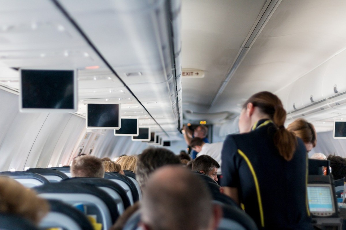 Bivša stjuardesa upozorava: U avionu obavezno izbjegavate ova dva pića