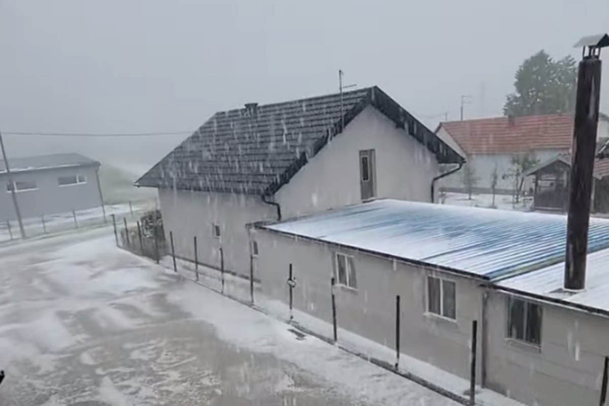 Zagreb pogodilo nevrijeme, led i poplave sručile se na grad, letjeli krovovi (VIDEO)