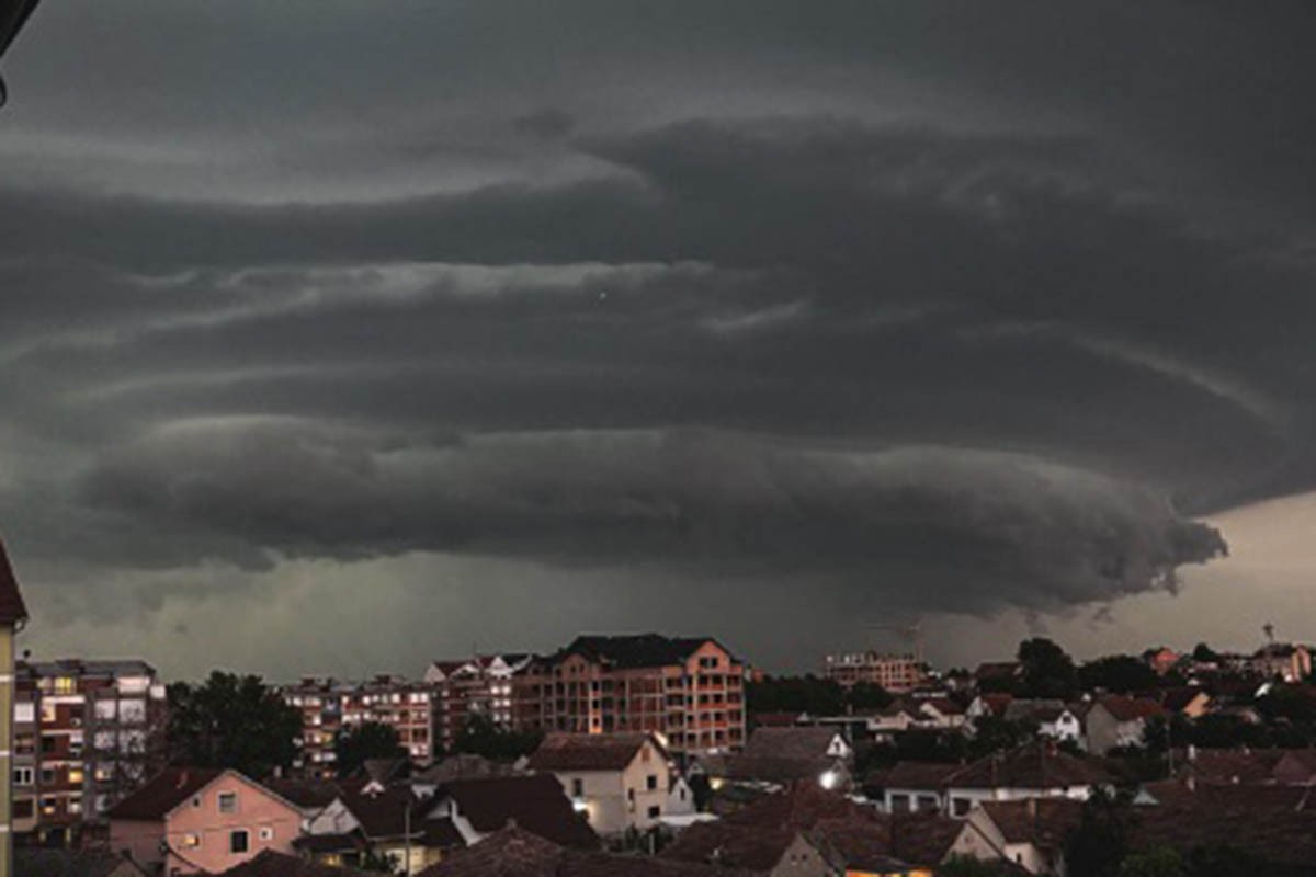 Superćelijska oluja stiže u Srbiju, pogledajte kako izgleda (FOTO/VIDEO)