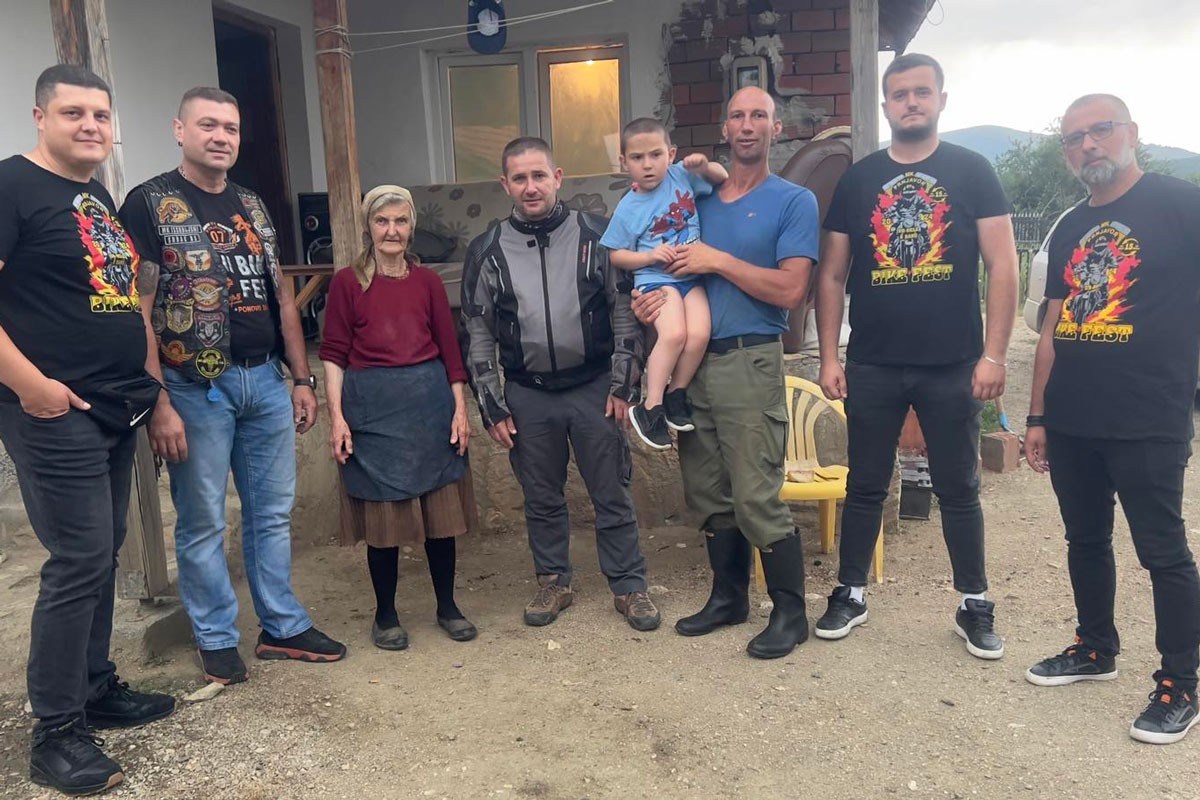 Ljudi velikog srca: Bajkeri usrećili devet višečlanih porodica na Kosovu