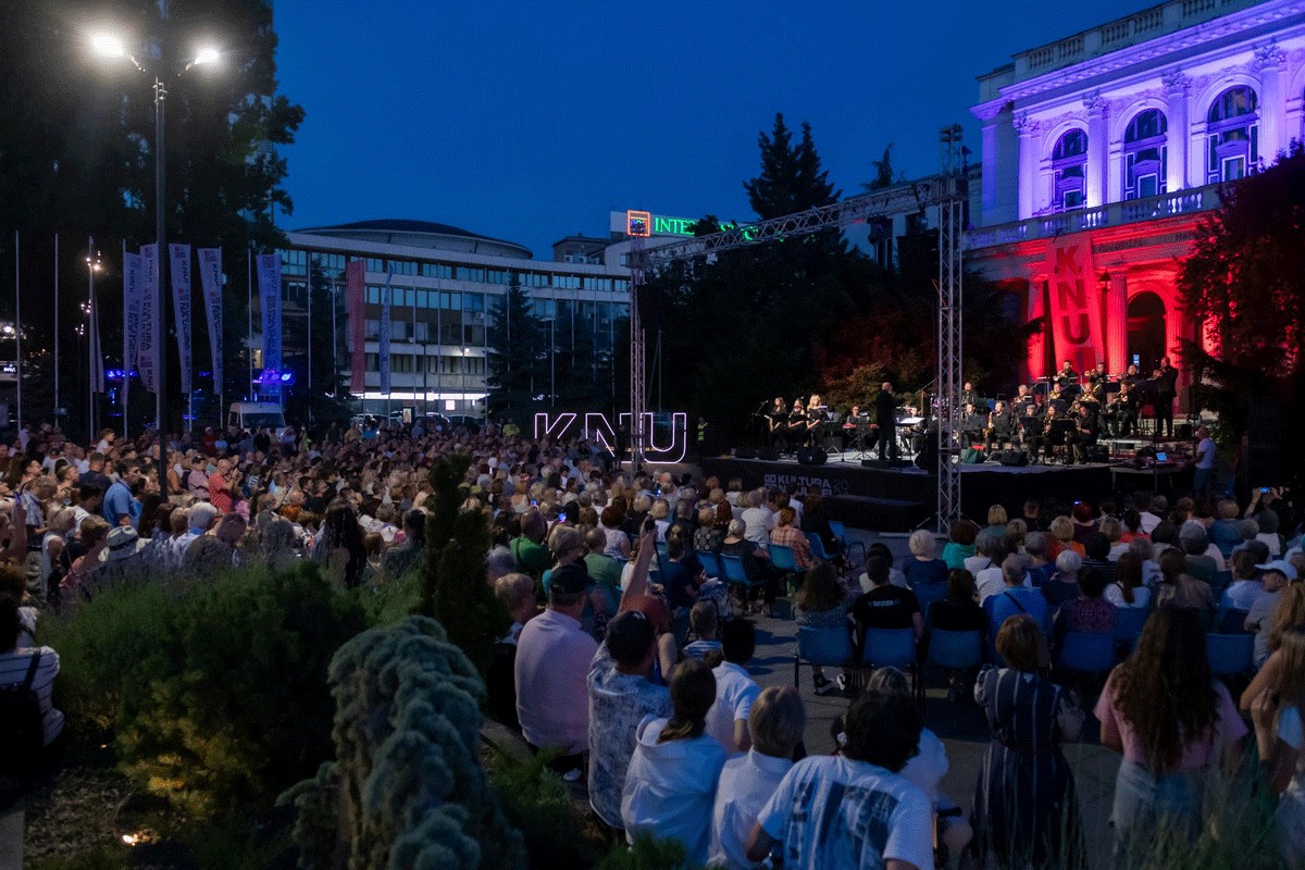 "Kultura na ulice" i festival WARM: Izložba, dokumentarni film i koncert