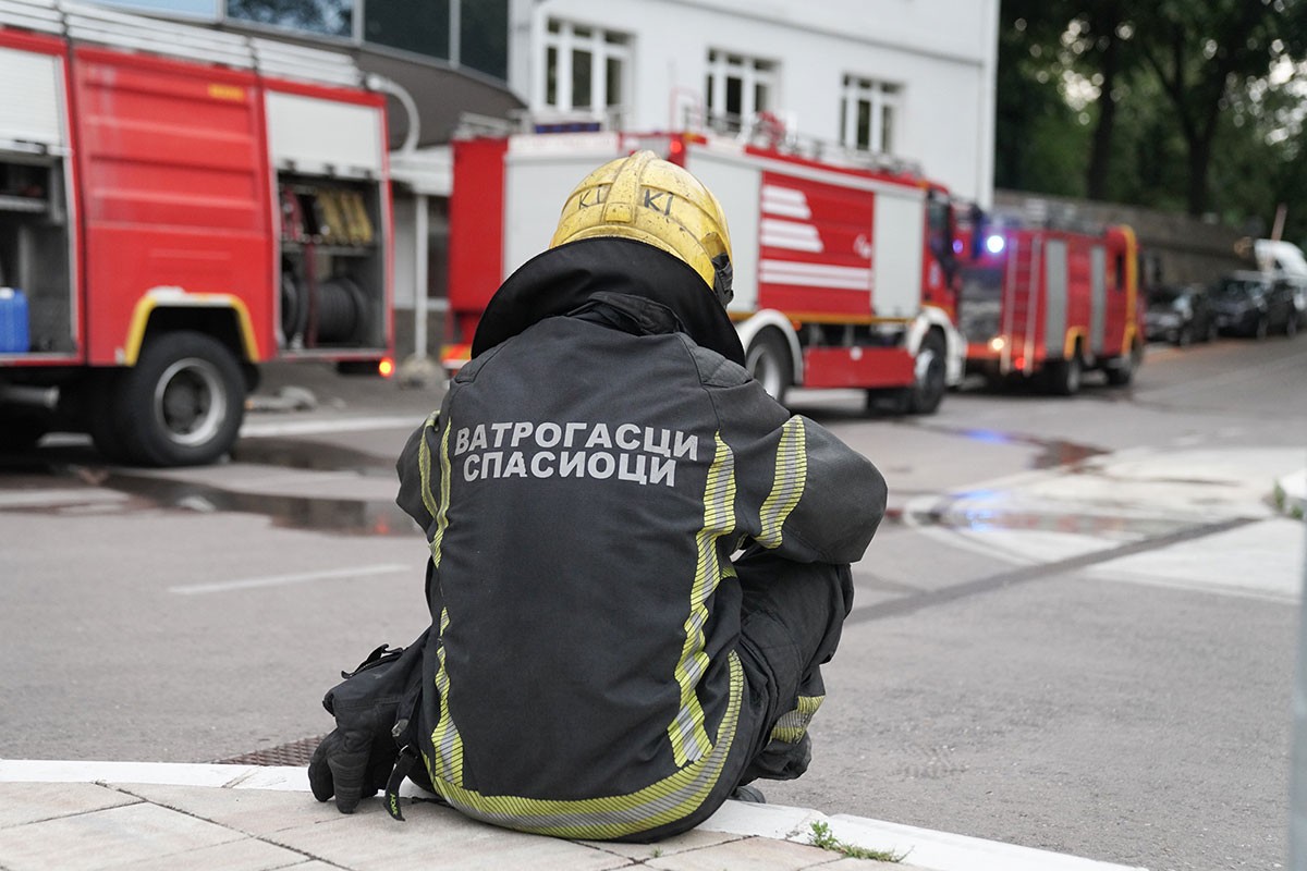 Vatrogasci našli dva tijela u zapaljenom stanu