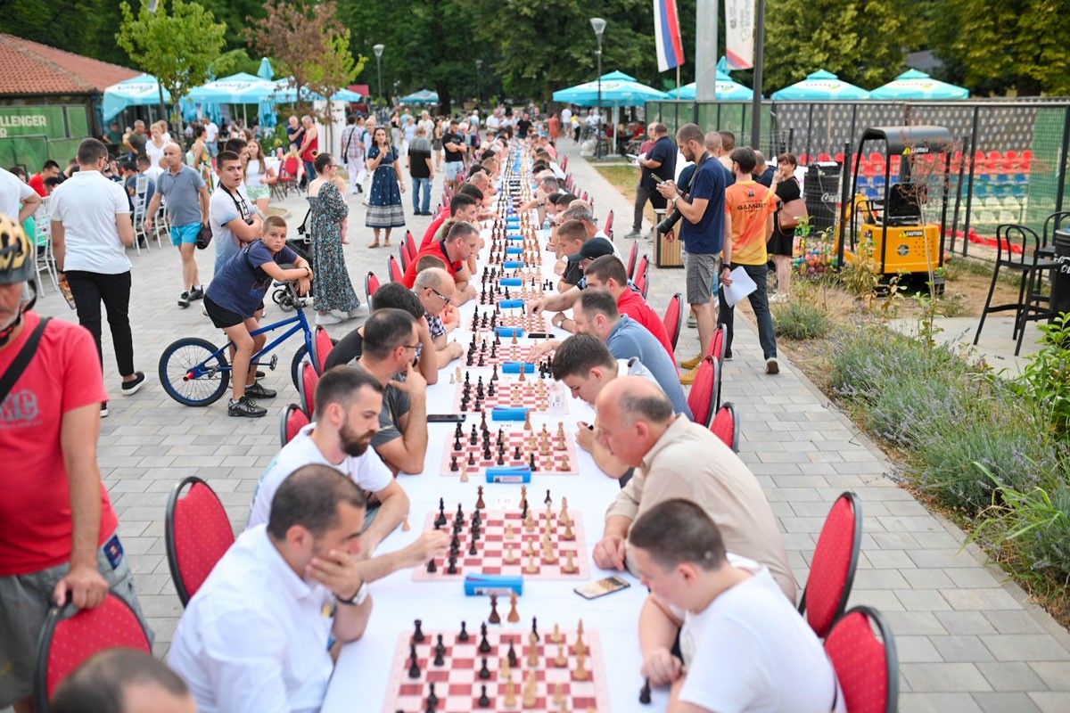 "Banjalučko šahovsko ljeto u parku" okupilo 130 takmičara iz 12 gradova