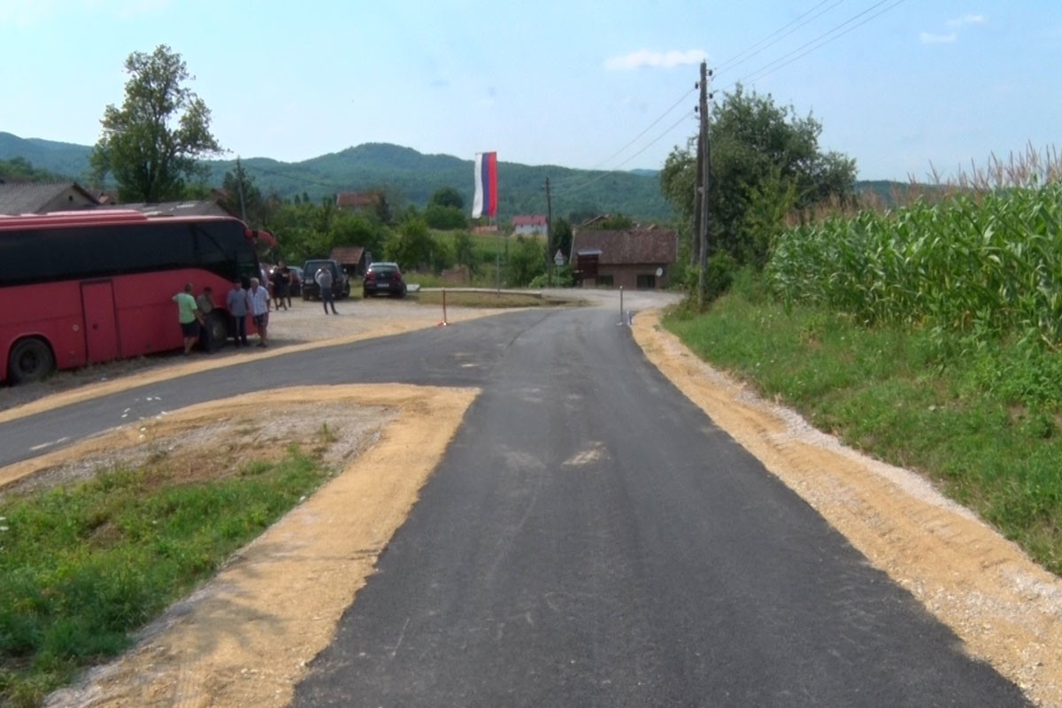 Asfaltirani putevi u Gornjoj Jurkovici i Seferovcima, mještani zadovoljni