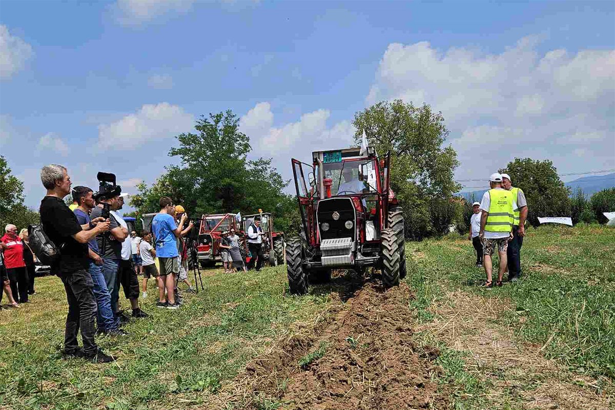 Rafinerija ulja Modriča na takmičenju orača "Prva brazda" u Novom Selu