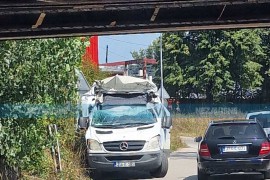 Kombijem udario u podvožnjak u Banjaluci