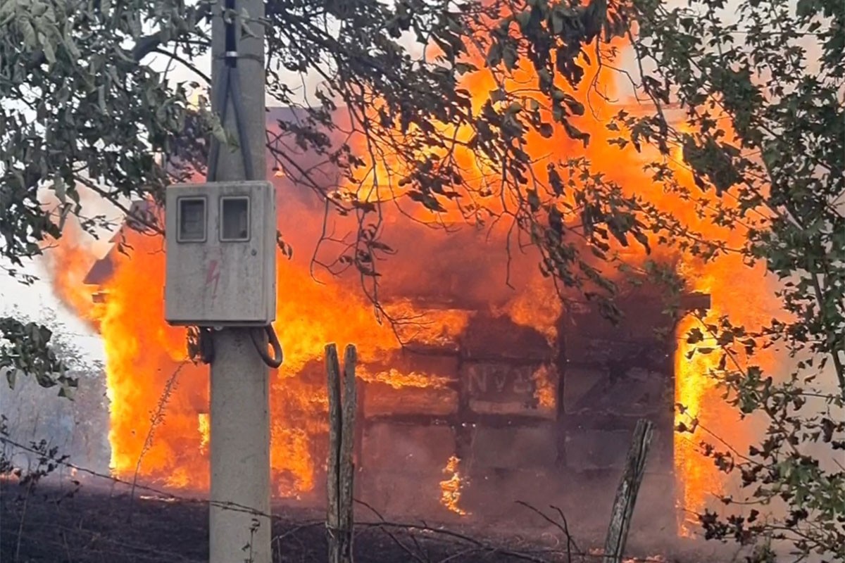 Požar iz Broda se proširio na područje Dervente, gore napušteni objekti