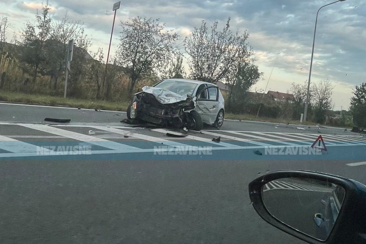 Udes u Banjaluci: Sudarili se kamion i dva golfa (FOTO)