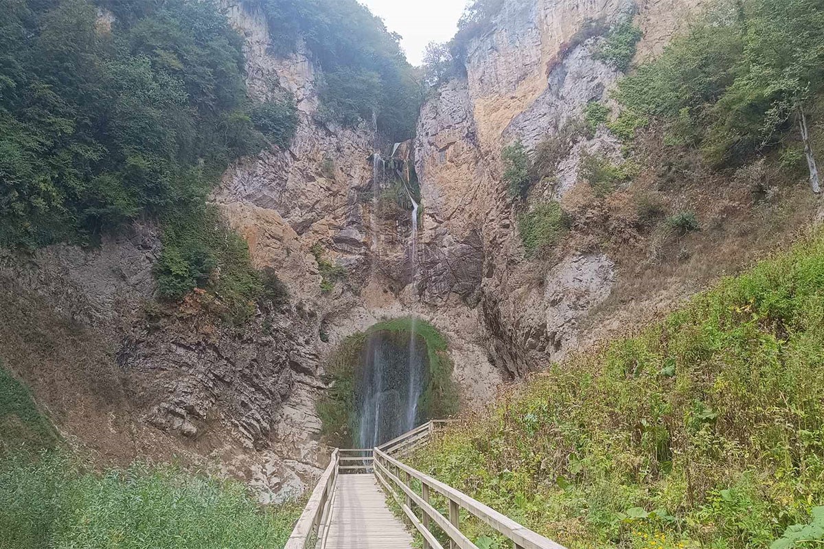 Vodopad Blihe posjetili turisti sa svih svjetskih meridijana (VIDEO)