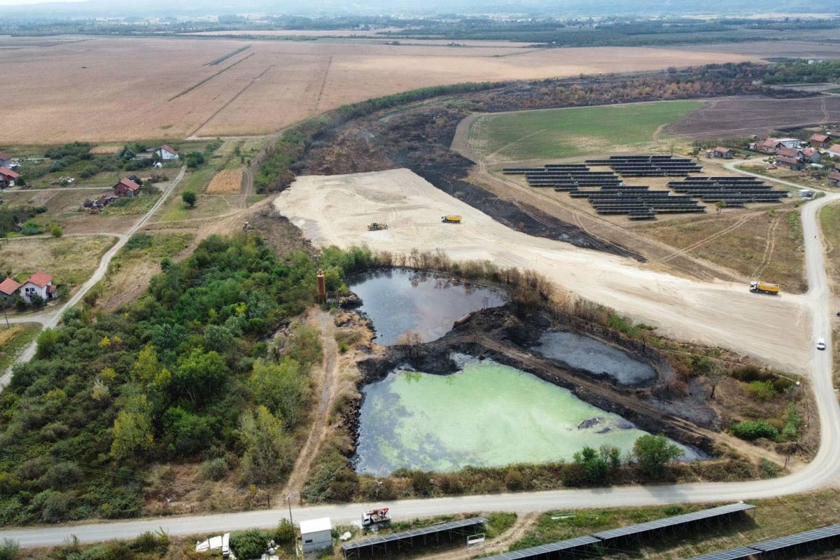 Požar na gudronskoj jami 90 odsto pod kontrolom