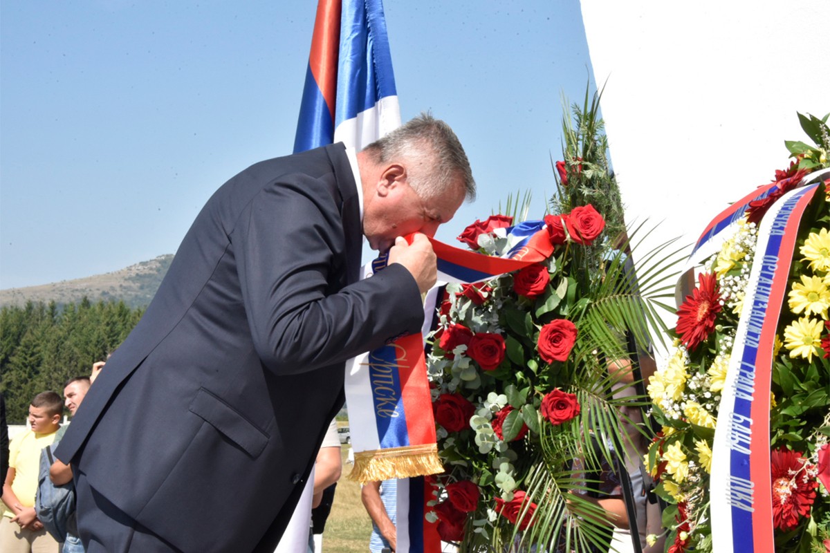 Položeni vijenci junacima otadžbine u Stričićima