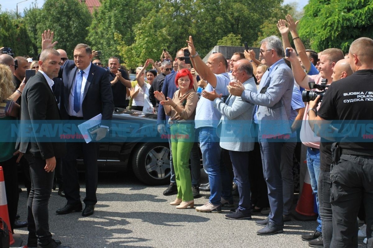 Dodik stigao u Sud, Cvijanović i Višković došli kao podrška (FOTO)