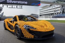 Pogledajte koliko je brz Mclaren P1 od Lego kockica (VIDEO)