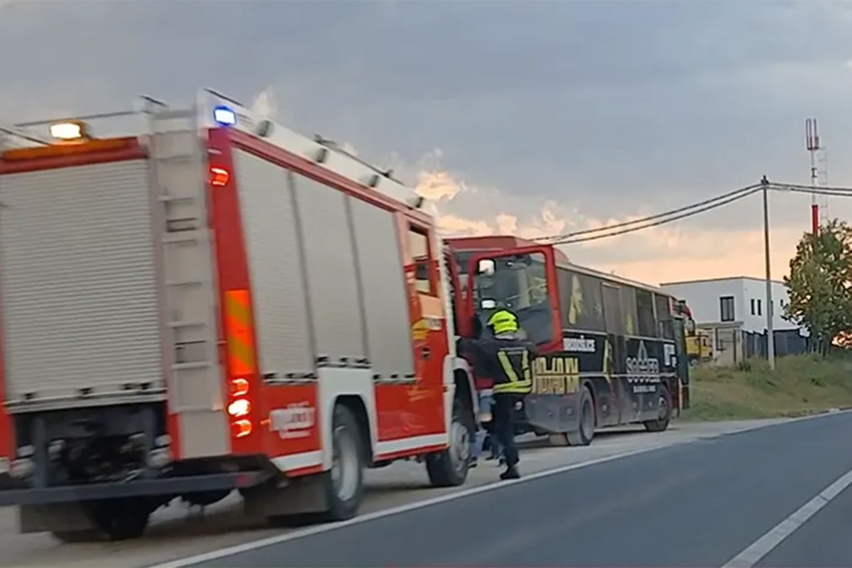 Zapalio se autobus u Banjaluci (VIDEO)