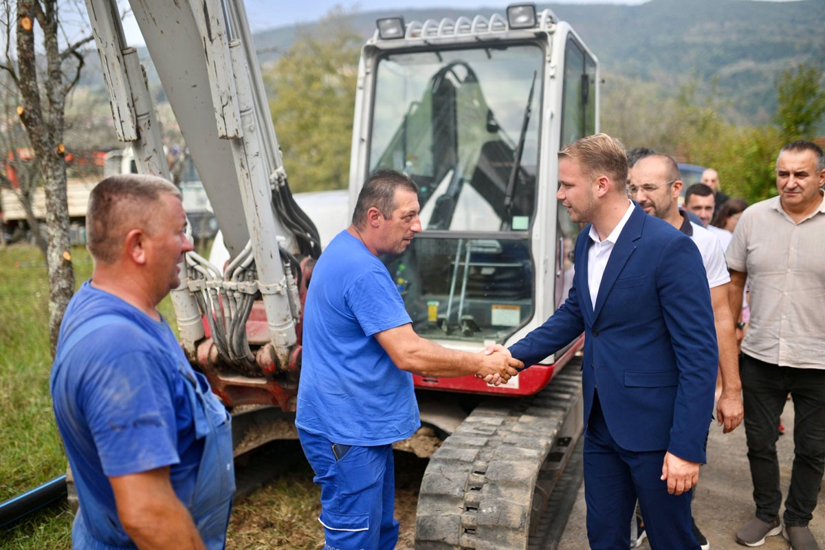 Stanivuković: Rekao sam mještanima da će doći dan kada ću stići sa vodom