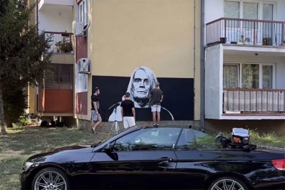 Bora Đorđević na dan sahrane dobio mural (FOTO)