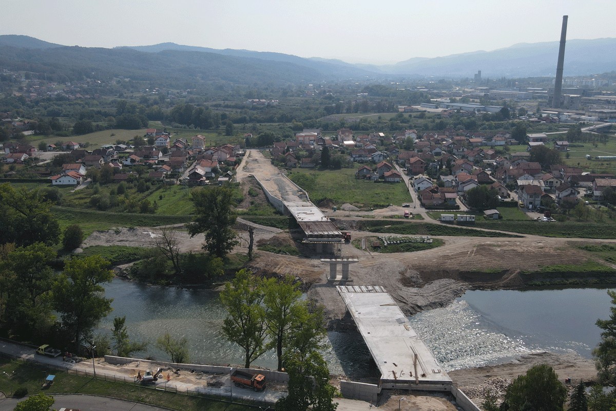 Mještani banjalučkog naselja zabrinuti: Na mostu u Česmi danima nema radnika (FOTO/VIDEO)