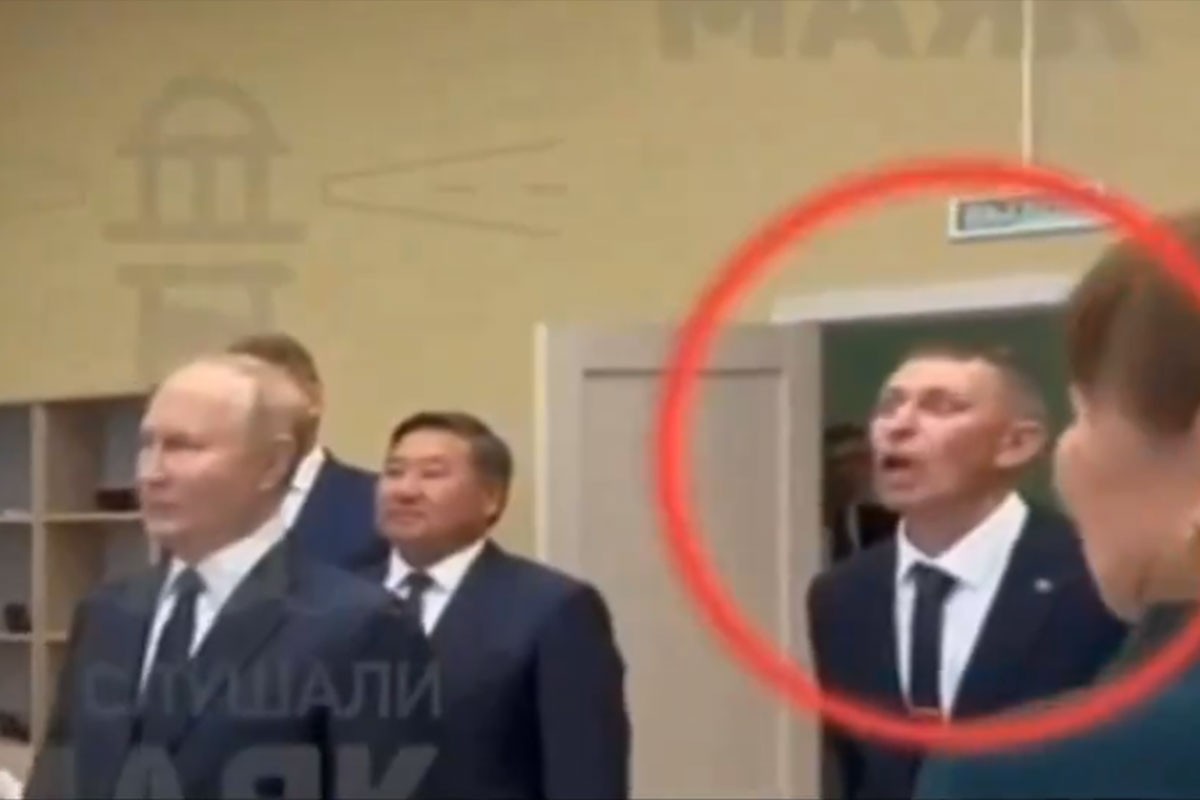 Putinova posjeta školi hit na mrežama: Učenica mu se požalila, direktor se "čupao" (VIDEO)