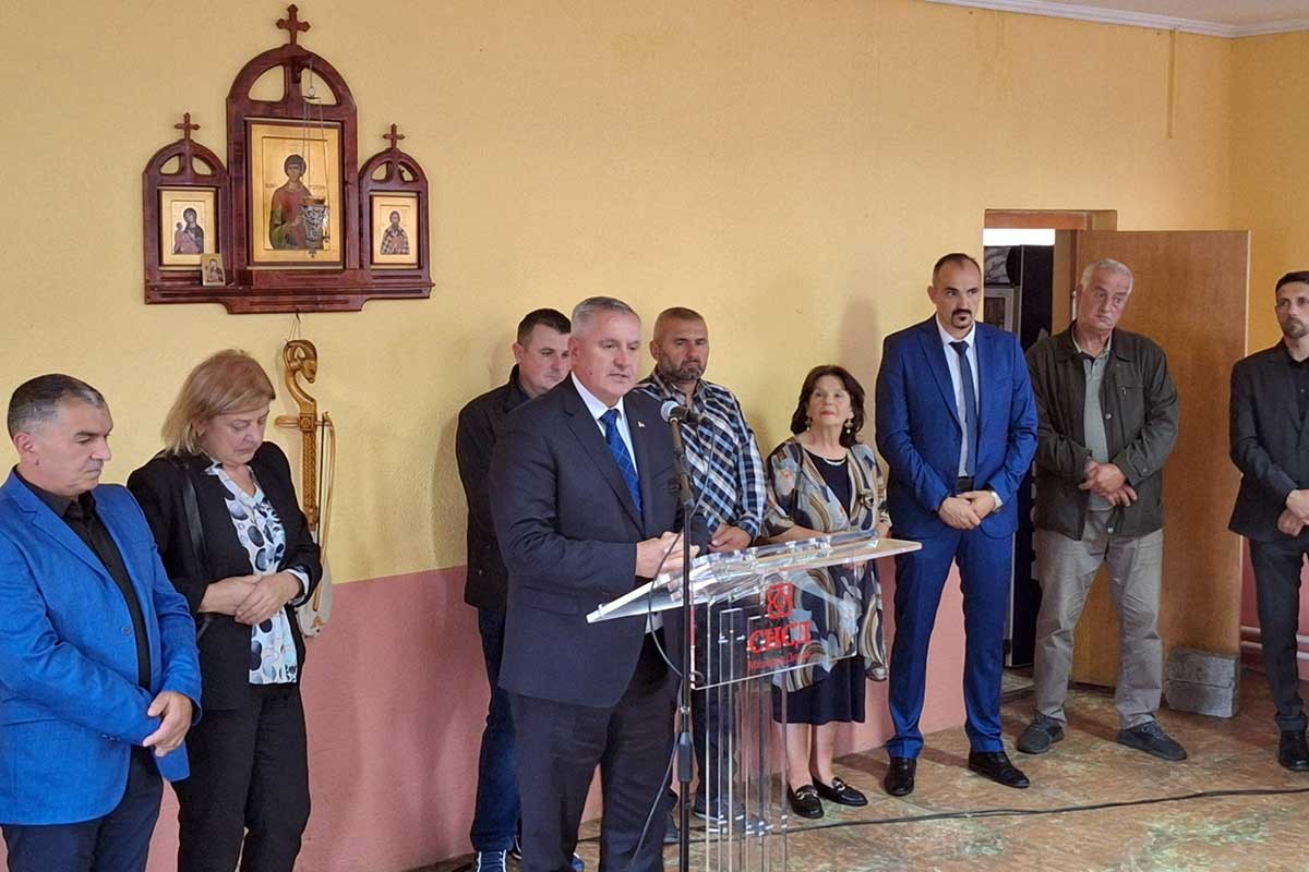 Višković: Glasom za SNSD brani se Srpska