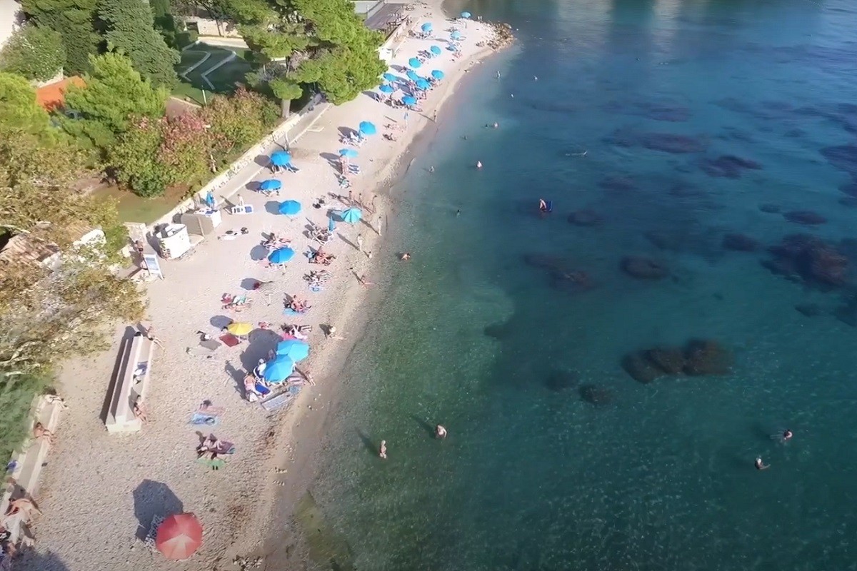 Na poznatoj hrvatskoj plaži zabranjeno kupanje