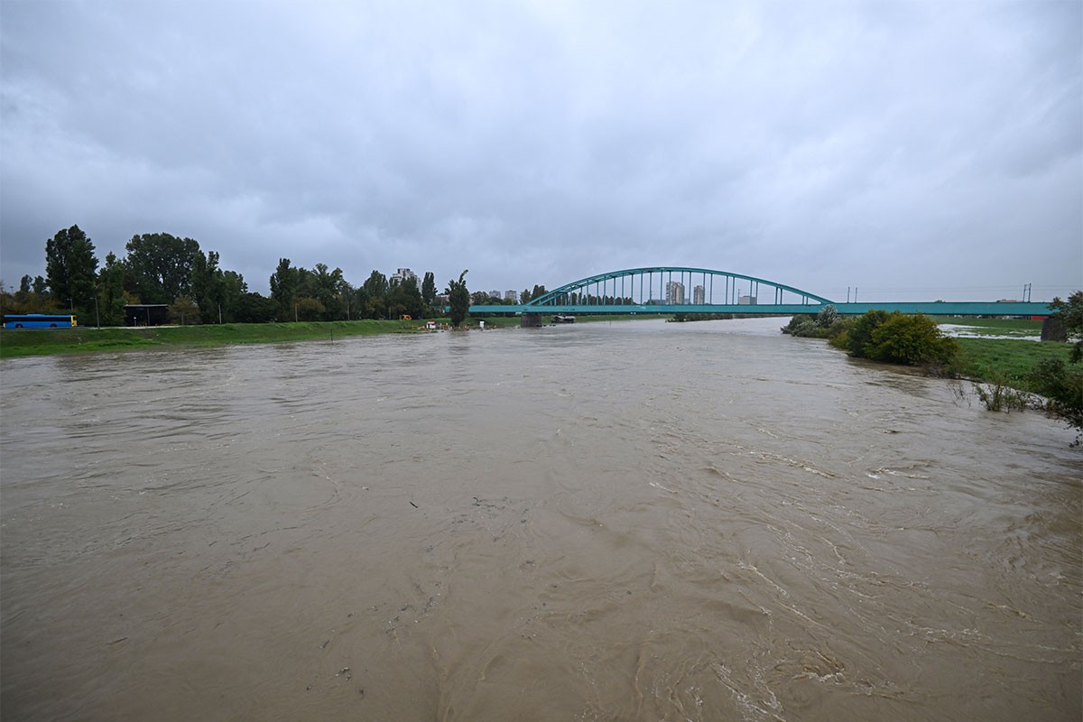 Sava se izlila: Vodostaj za 24 časa porastao gotovo pet metara