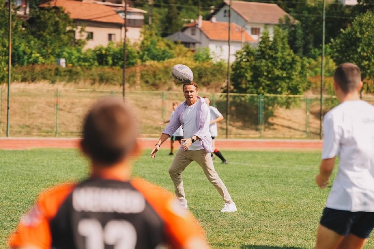 Enis igrao ragbi na Bilinom Polju