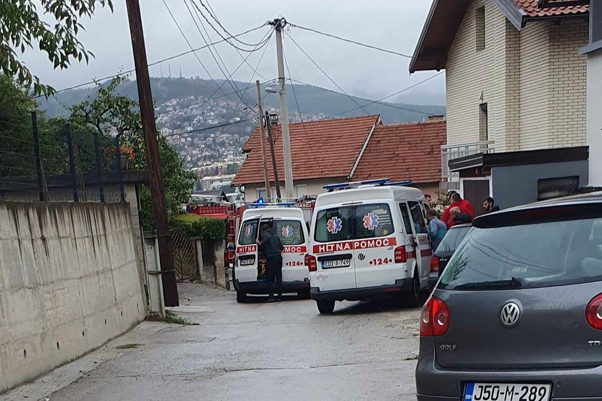 Vatrogasci u dramatičnoj borbi sa požarom: Jedna osoba povrijeđena