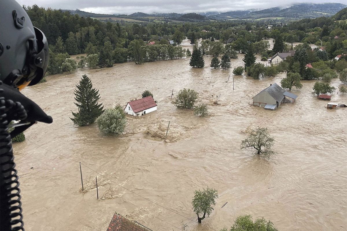 Broj žrtava poplava u Evropi povećan na 18, bedemi "čuvaju" gradove u Poljskoj