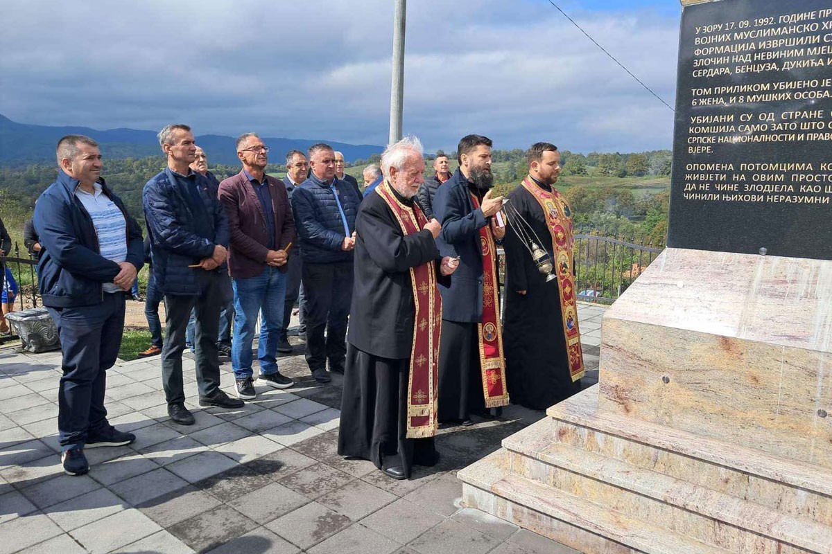 Služen parastos za 16 ubijenih Srba u Serdarima kod Kotor Varoša