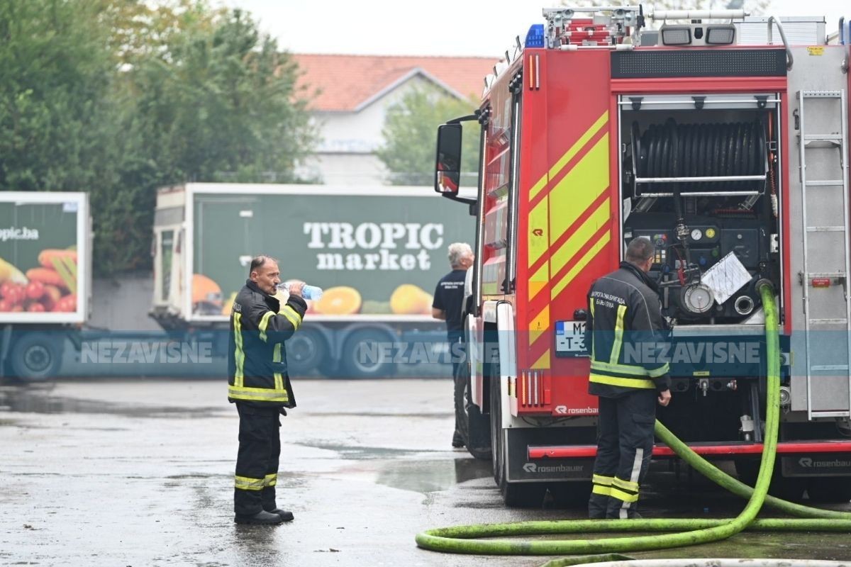 Požar u Dervišima gasila 22 vatrogasca sa devet vozila