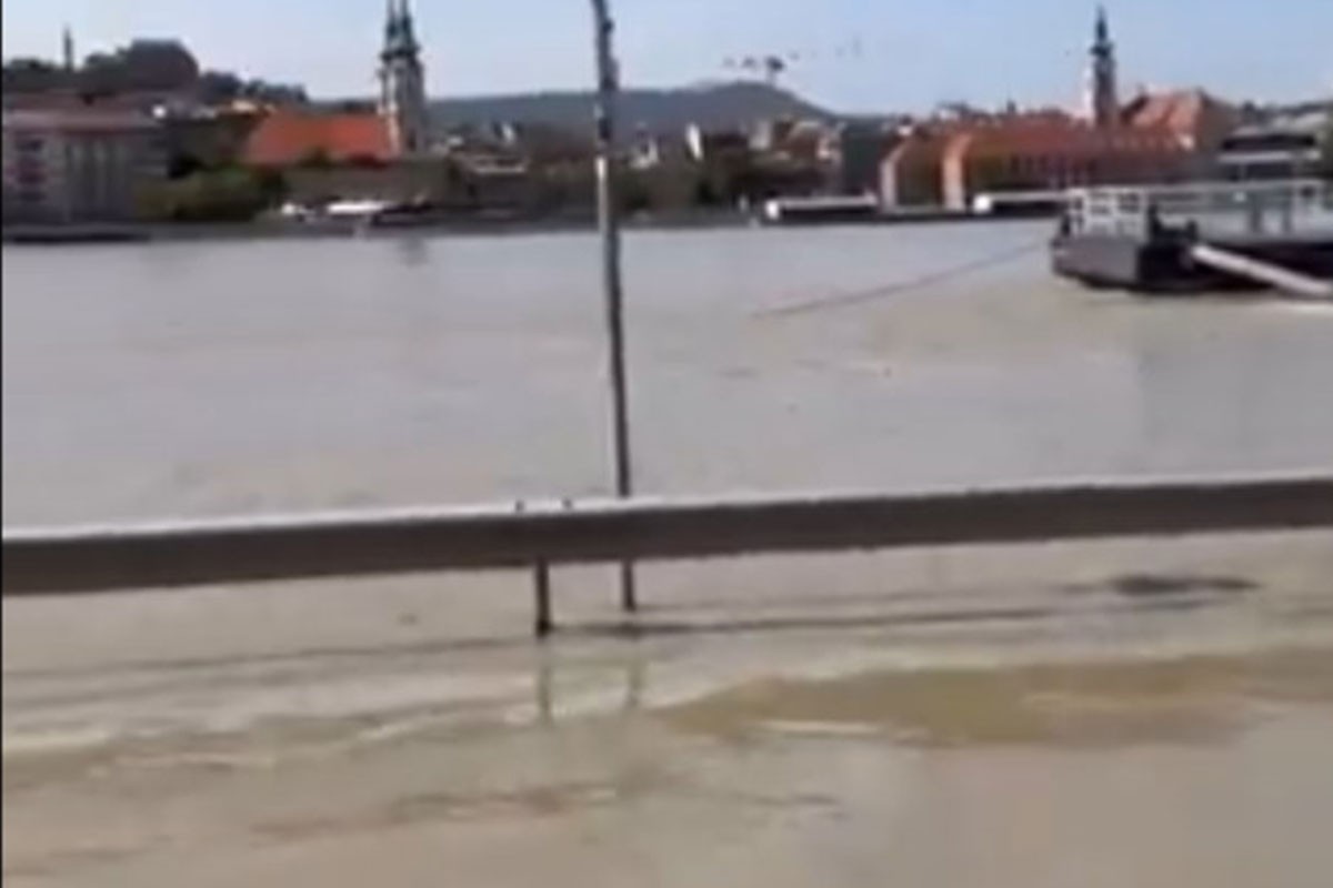 Dunav se izlio u Budimpešti (VIDEO)