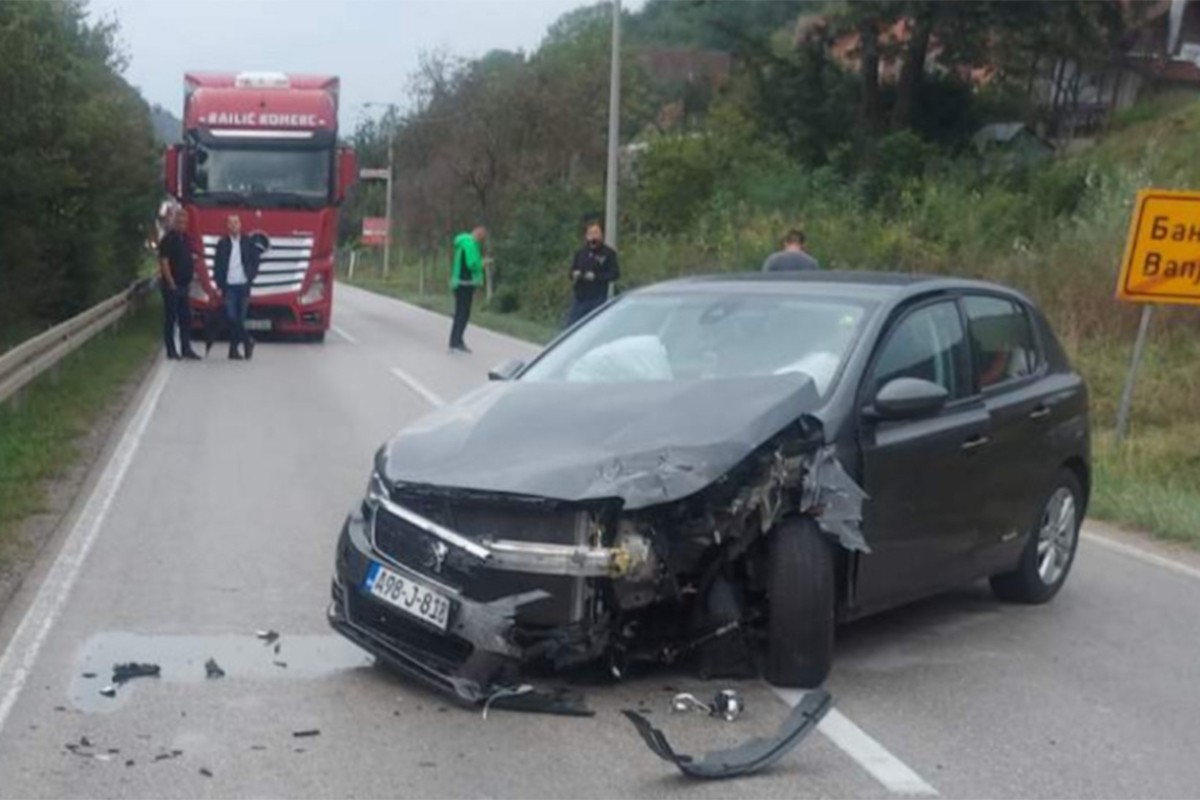 Tri osobe povrijeđene u saobraćajnoj nezgodi u Karanovcu