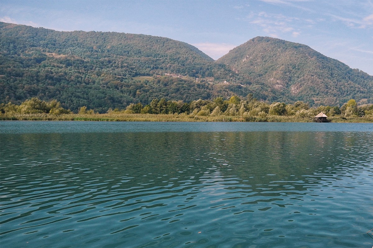 Vatrogasci spasili ženu koja se bacila sa mosta u Moraču