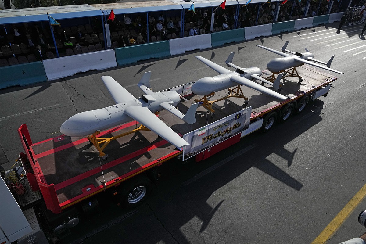 Iran predstavio novi dron samoubicu: "Ima domet 4.000 kilometara" (VIDEO)