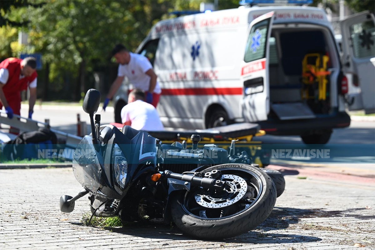 Sudar kod zgrade Vlade RS u Banjaluci, ima povrijeđenih (FOTO, VIDEO)