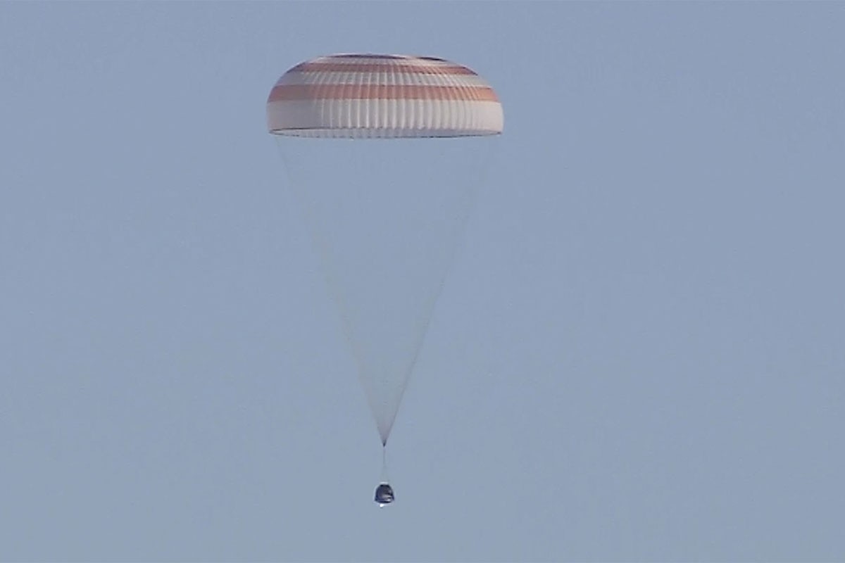 Ruska svemirska kapsula sletjela na Zemlju sa trojicom astronauta