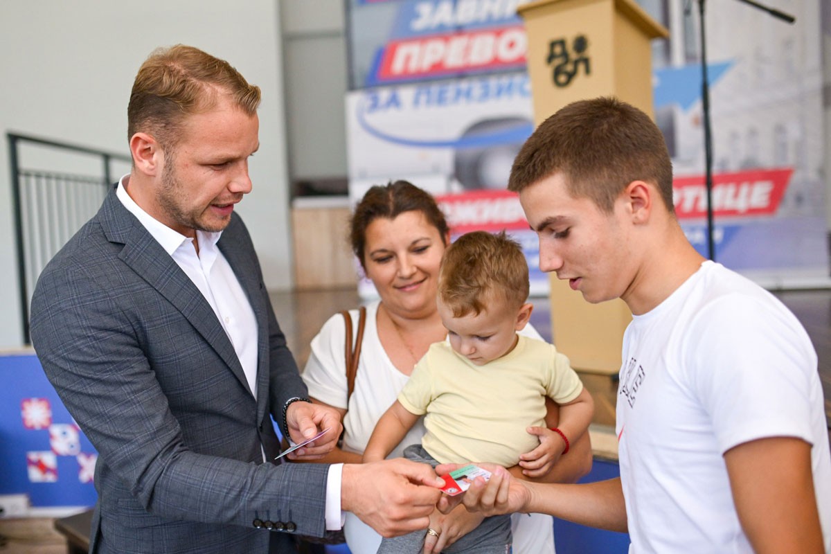 Besplatne mjesečne karte djeci iz višečlanih porodica u Banjaluci