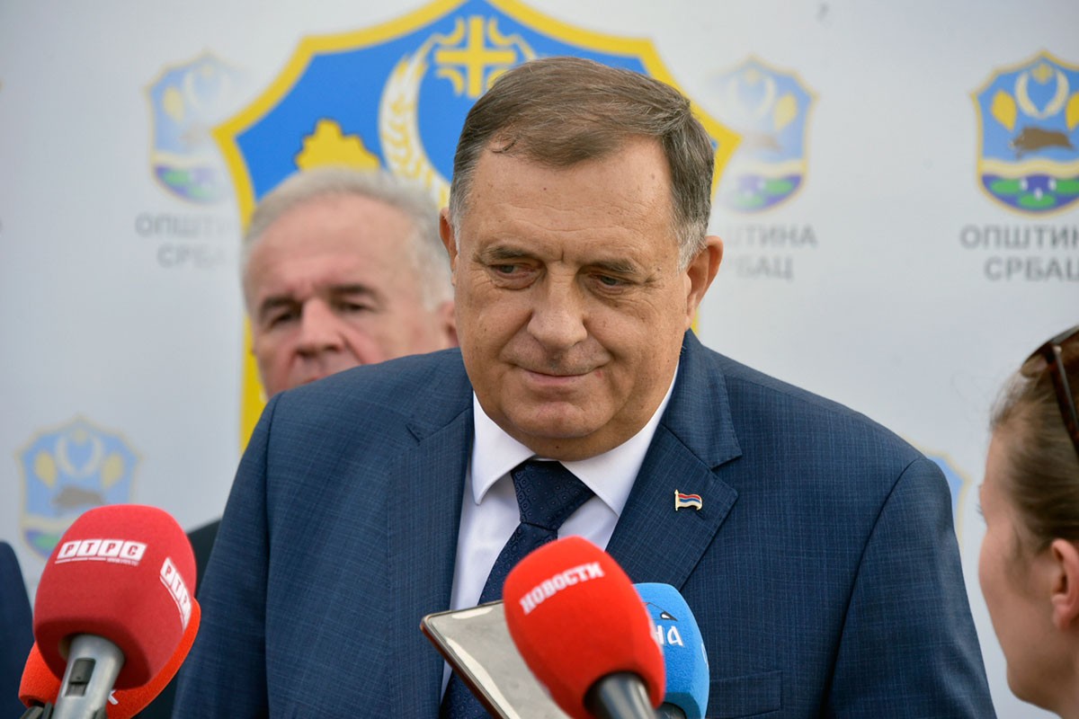 Dodik u Srpcu: Platiću stan porodici sa troje djece