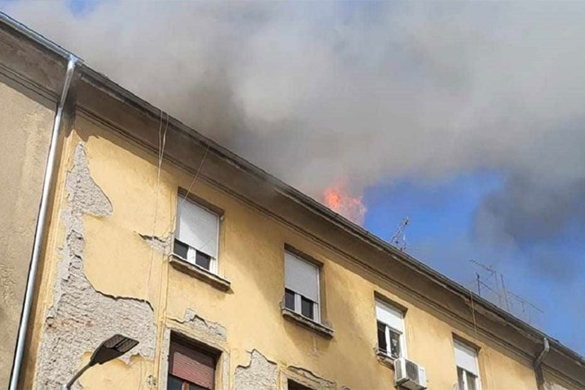 Gori stan u Zagrebu: Crijepovi padali sa krova, oštećeno više vozila