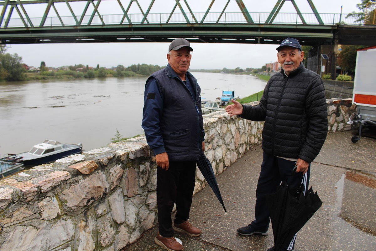 Drago i Derviš svaki dan održavaju kondiciju: Šetamo i da lemeši padaju