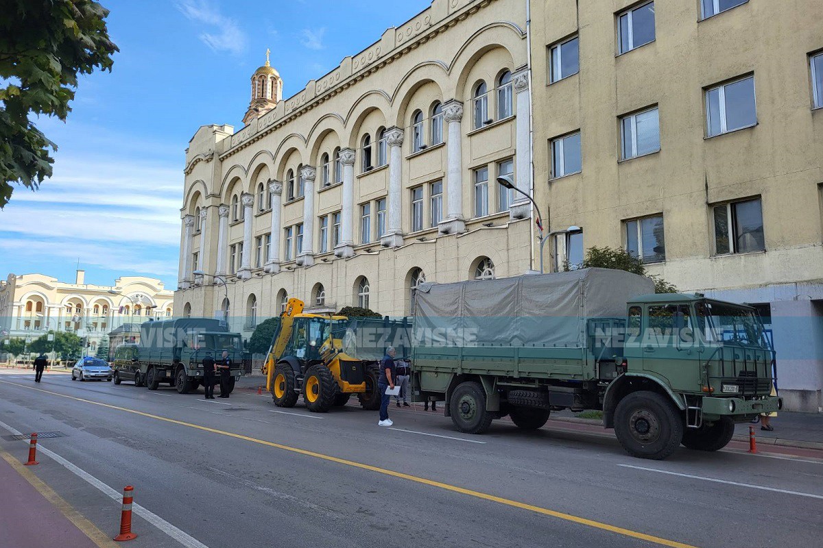 Vojska dovezla glasačke listiće u Banjaluku (VIDEO)