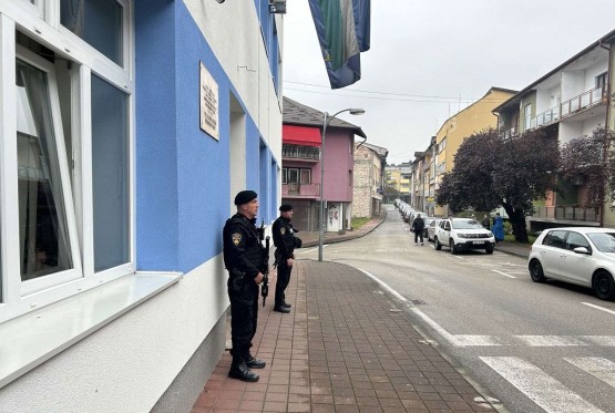 Tinejdžer koji je ubio policajca ostavio poruku, dok su ga vezali vikao "Nek vas Allah sve kazni"