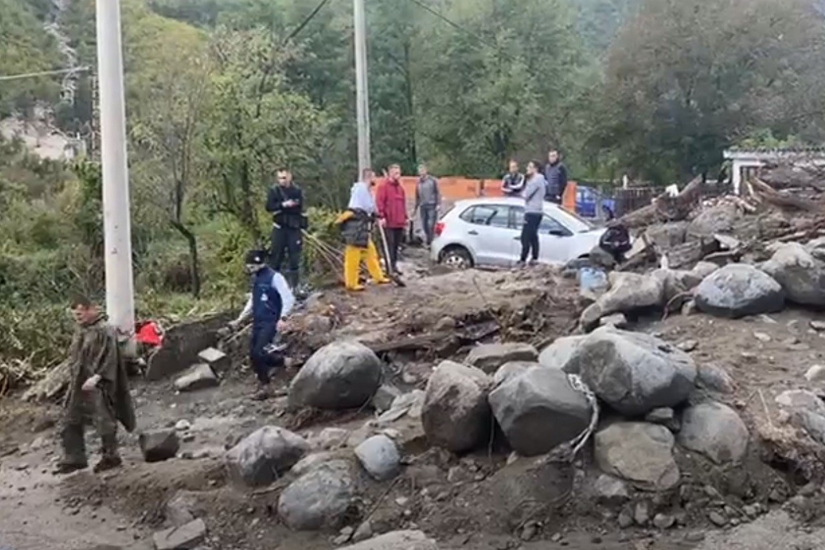 Probili se do zatrpanog sela Zlate kod Jablanice: Slike su apokaliptične (VIDEO)