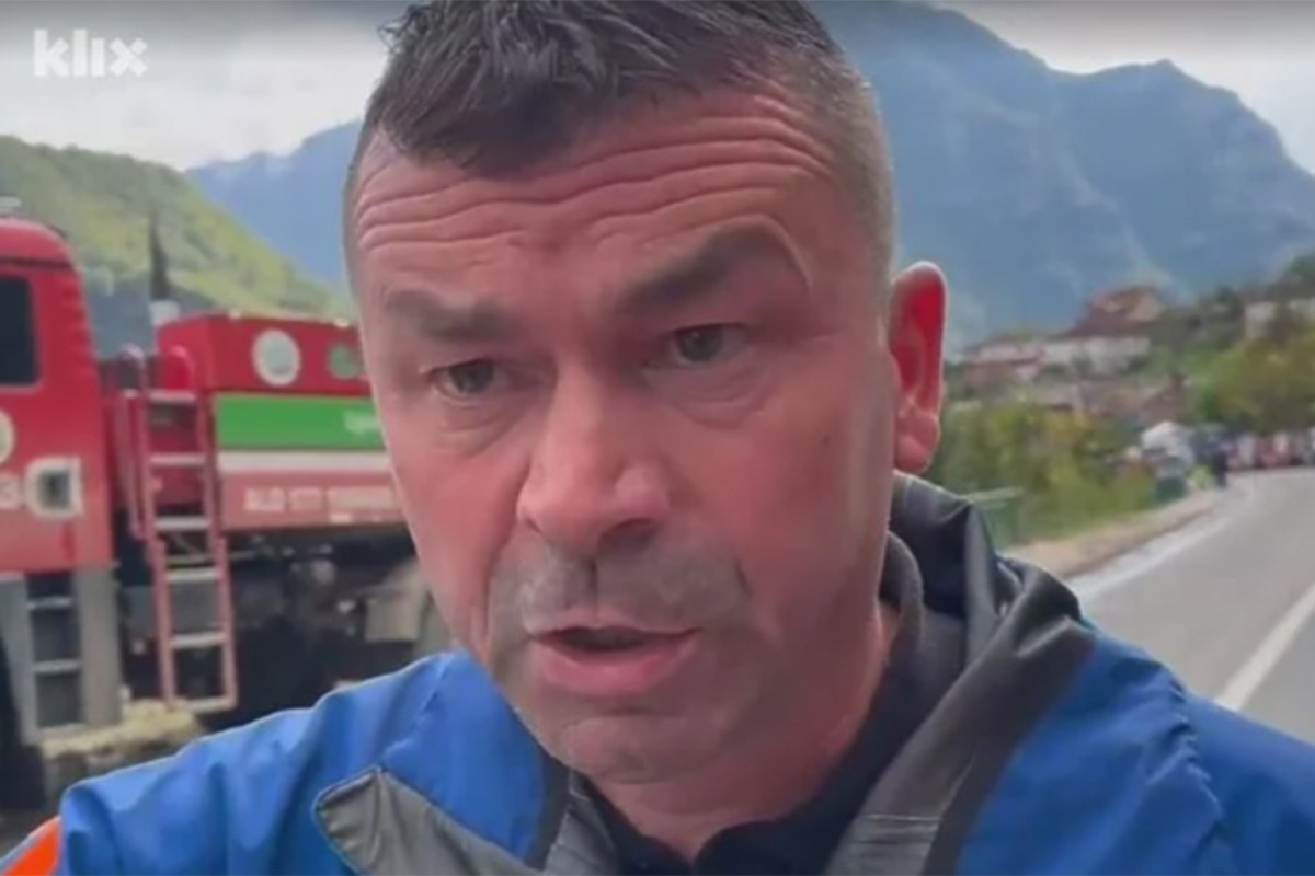 Pripadnik FUCZ-a odgurnuo reportera Klix.ba zbog pitanja zašto nisu pozvali pse tragače