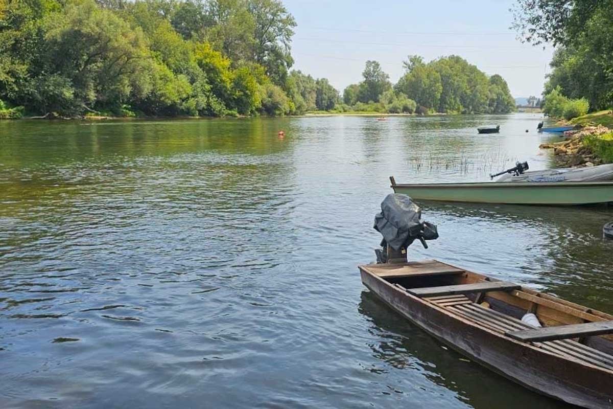 Prevrnuo se čamac na Uni u Kozarskoj Dubici, dvoje nestalo