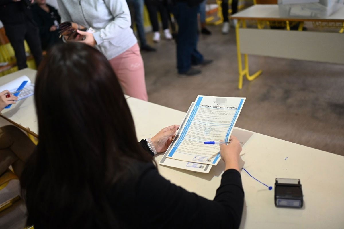 Vijeće za štampu i online medije osudilo prijetnje i pritiske na novinare u kampanji i nakon izbora