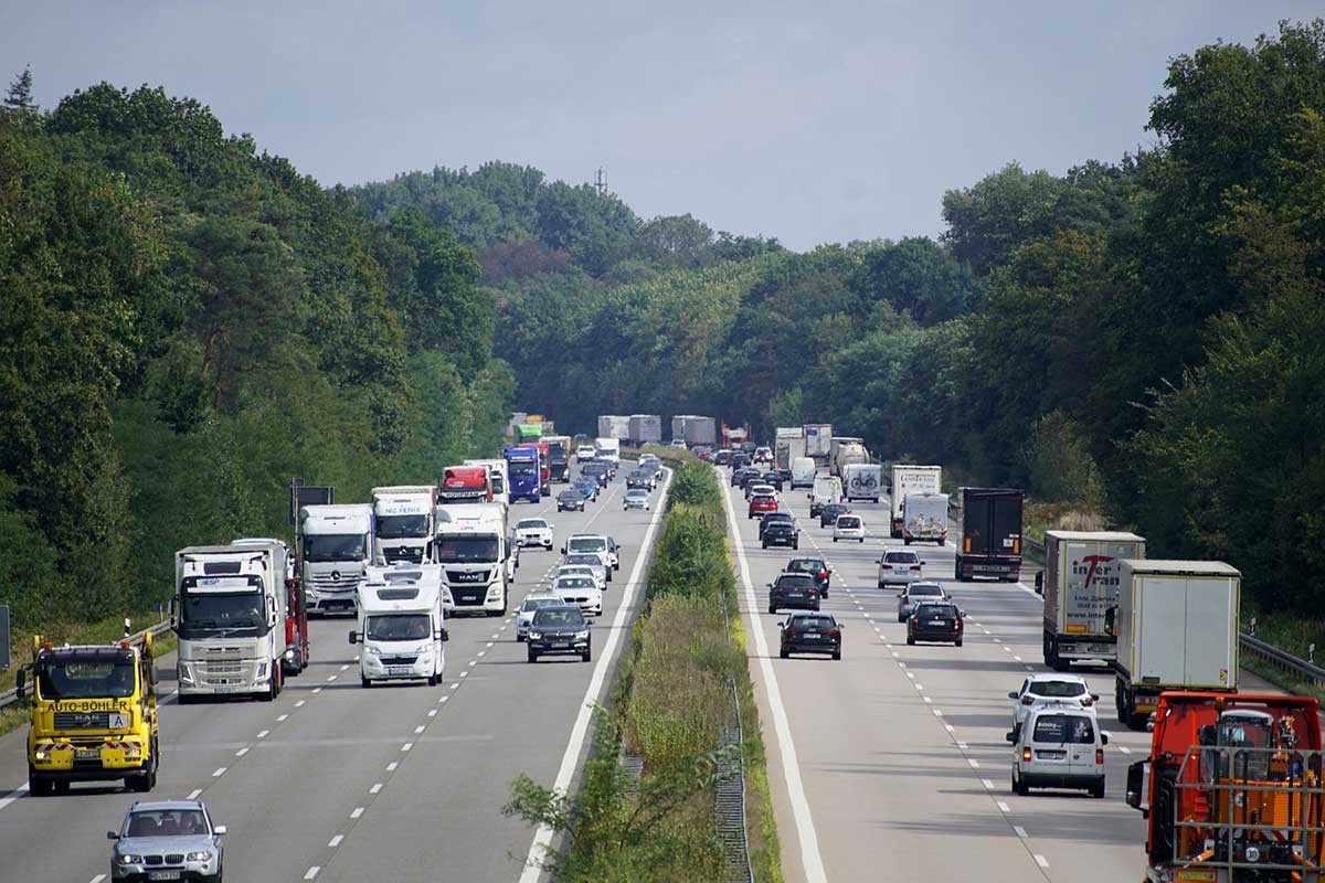 Koja je najmanja brzina kojom smijete da vozite na auto-putu u Njemačkoj?